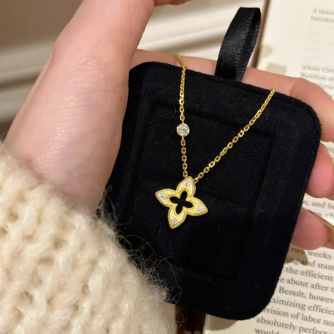 Collier Pendentif Vintage Italien à Quatre Feuilles